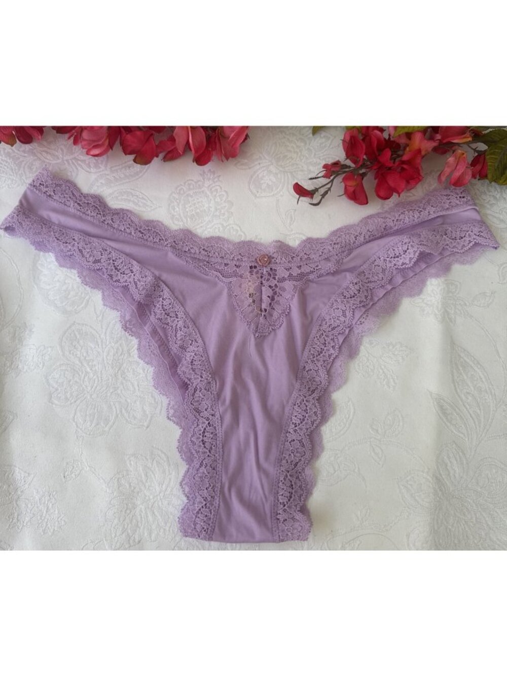 VICTORIA'S SECRET M PURPLE SILKY W LACE BRAZILIAN SUMMER PANTIES NWT